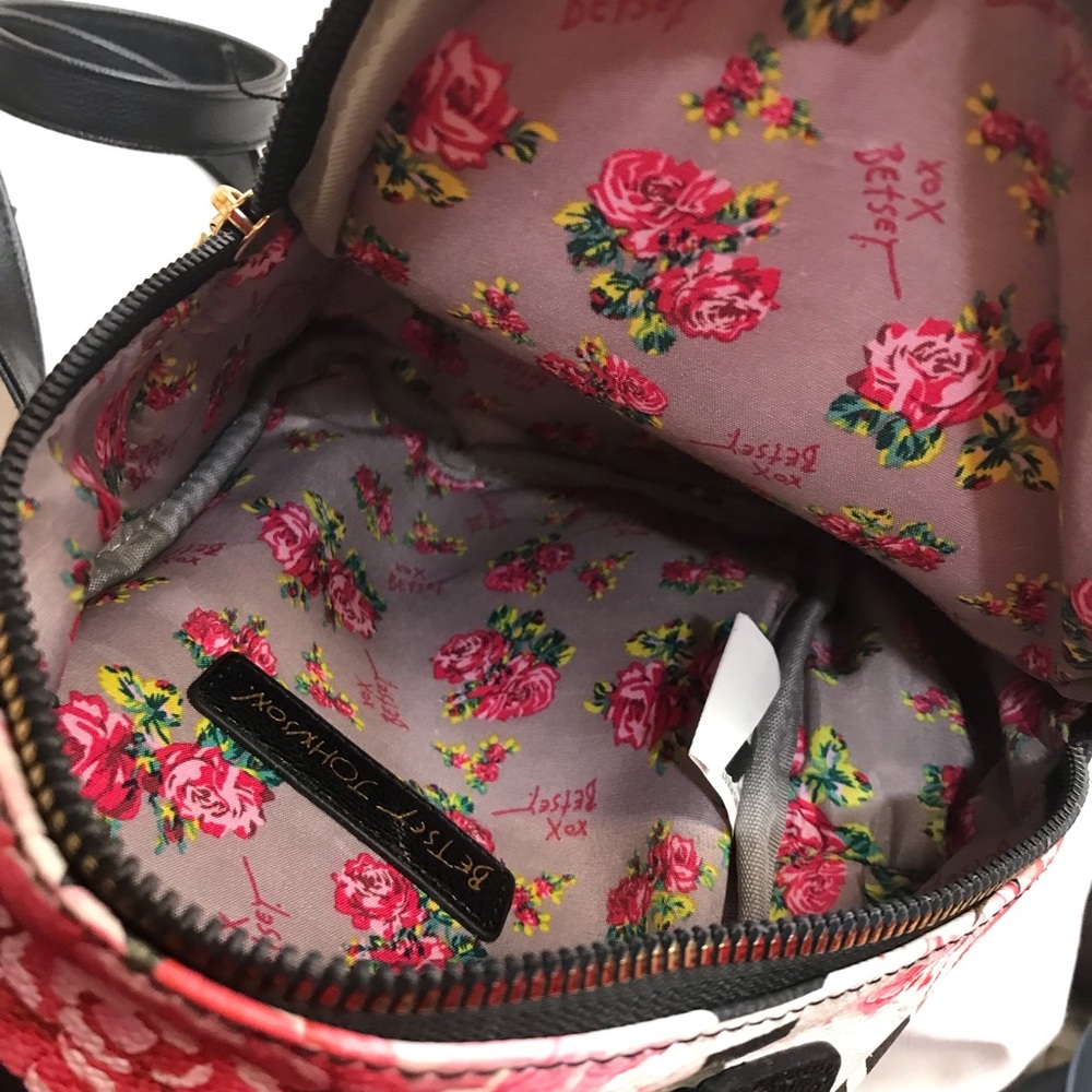 Betsey Johnson small dog backpack - Picture 7 of 11